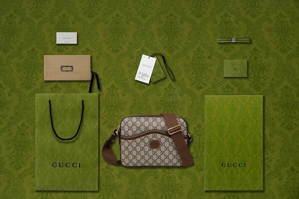 구찌 인터로킹 G 디테일의 메신저백 [매장가 173만원대]