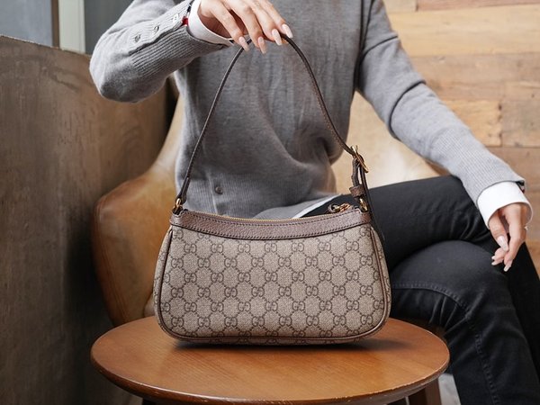 구찌 오피디아 스몰 핸드백 [매장가 163만원대]