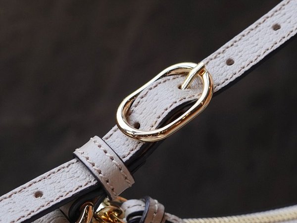 구찌 오피디아 스몰 핸드백 [매장가 163만원대]