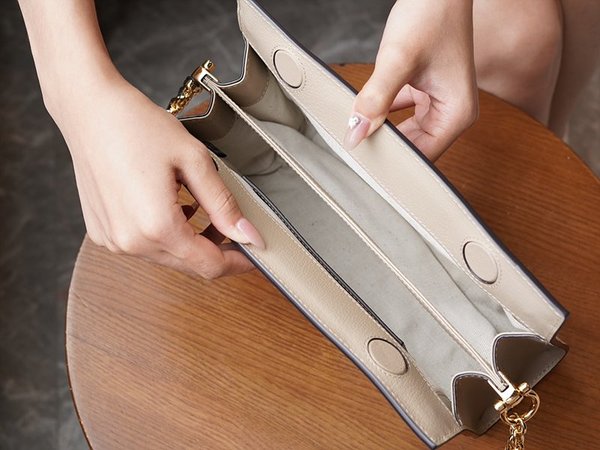 구찌 오피디아 GG 수프림 숄더백 [매장가 236만원대]