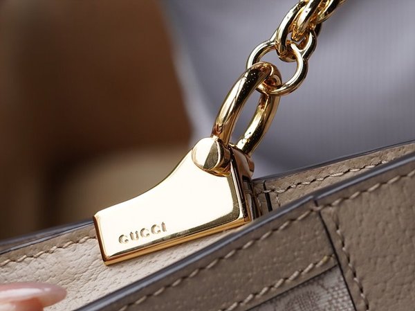 구찌 오피디아 GG 수프림 숄더백 [매장가 236만원대]