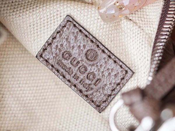 구찌 아따슈 스몰 숄더백 [매장가 360만원대]