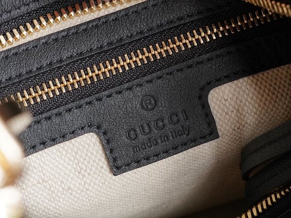 구찌 아따슈 미디엄 숄더백 [매장가 430만원대]