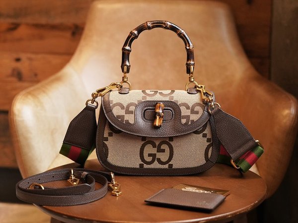 구찌 뱀부 1947 스몰 탑 핸들백 [매장가 640만원대]