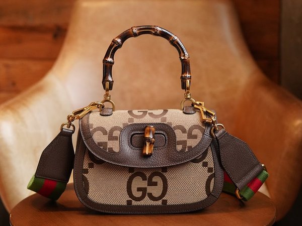 구찌 뱀부 1947 스몰 탑 핸들백 [매장가 640만원대]