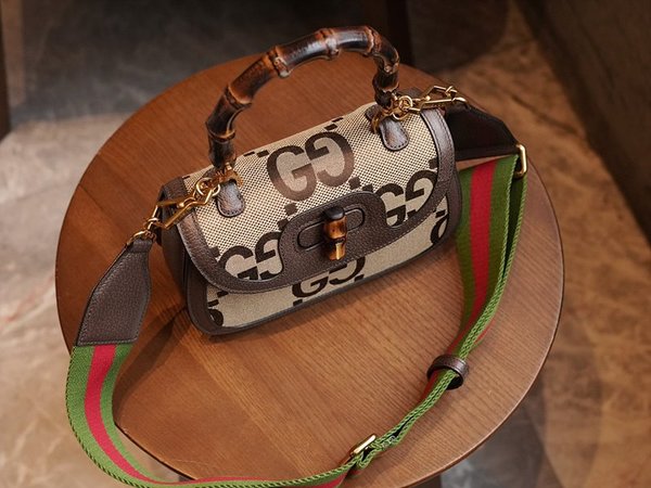 구찌 뱀부 1947 스몰 탑 핸들백 [매장가 640만원대]