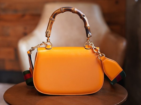 구찌 뱀부 1947 스몰 탑 핸들백 [매장가 640만원대]