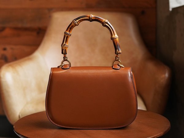 구찌 뱀부 1947 스몰 탑 핸들백 [매장가 640만원대]