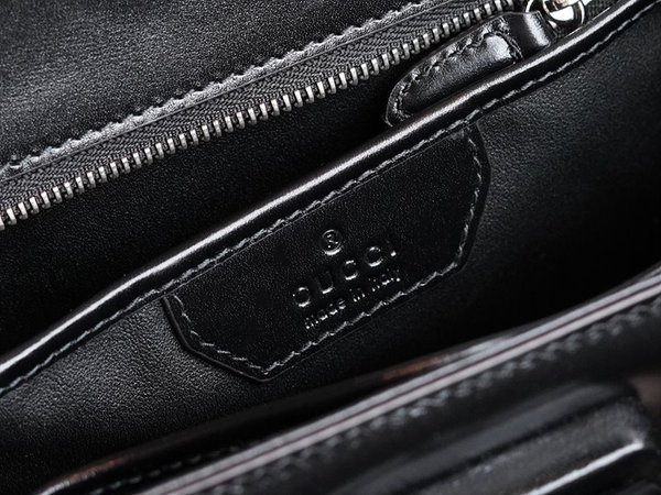 구찌 뱀부 1947 스몰 탑 핸들백 [매장가 640만원대]