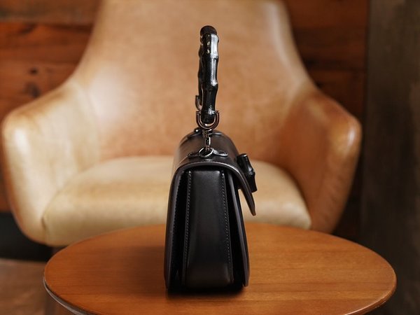 구찌 뱀부 1947 스몰 탑 핸들백 [매장가 640만원대]