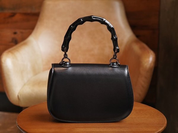 구찌 뱀부 1947 스몰 탑 핸들백 [매장가 640만원대]