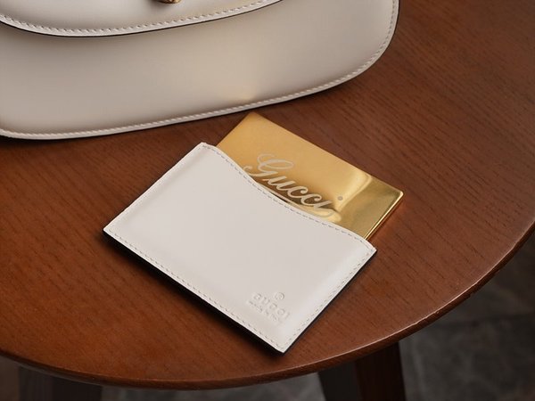 구찌 뱀부 1947 스몰 탑 핸들백 [매장가 640만원대]