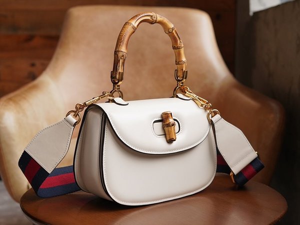 구찌 뱀부 1947 스몰 탑 핸들백 [매장가 640만원대]