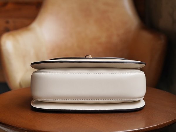 구찌 뱀부 1947 스몰 탑 핸들백 [매장가 640만원대]