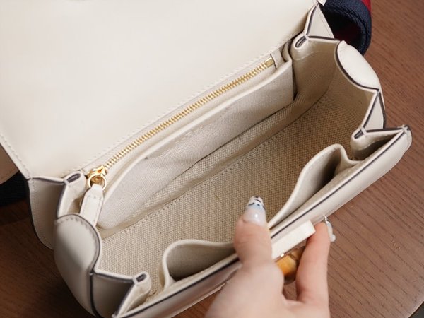 구찌 뱀부 1947 스몰 탑 핸들백 [매장가 640만원대]