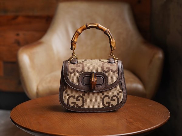 구찌 뱀부 1947 미니 탑 핸들백 [매장가 550만원대]