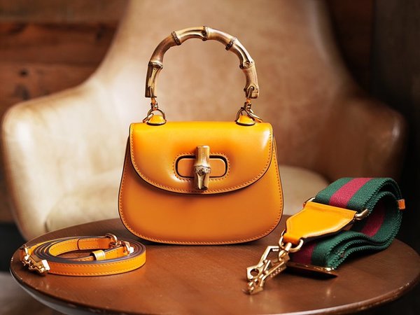 구찌 뱀부 1947 미니 탑 핸들백 [매장가 550만원대]