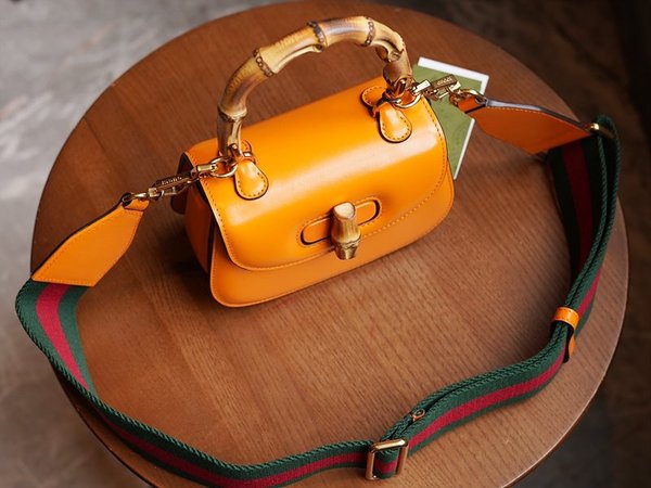 구찌 뱀부 1947 미니 탑 핸들백 [매장가 550만원대]