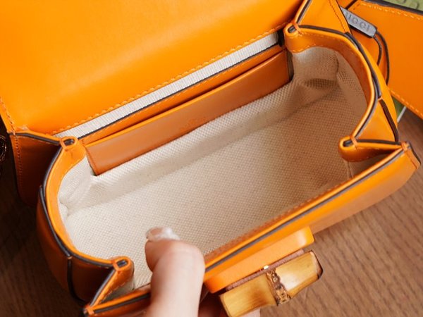 구찌 뱀부 1947 미니 탑 핸들백 [매장가 550만원대]