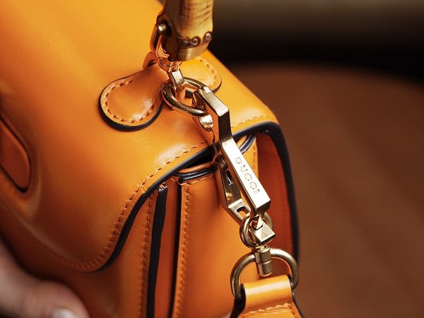 구찌 뱀부 1947 미니 탑 핸들백 [매장가 550만원대]