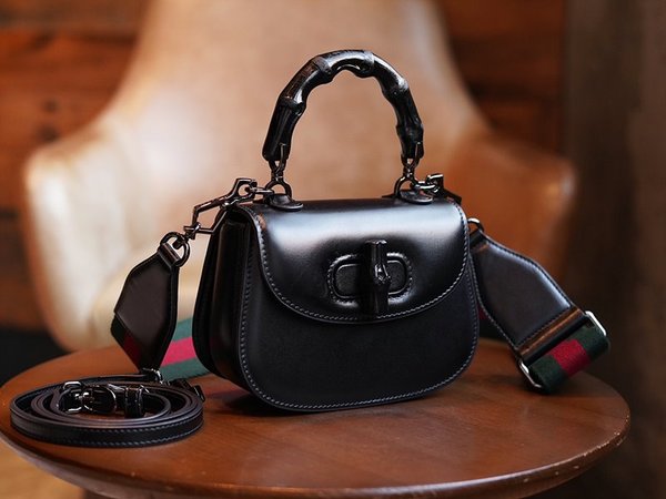 구찌 뱀부 1947 미니 탑 핸들백 [매장가 550만원대]