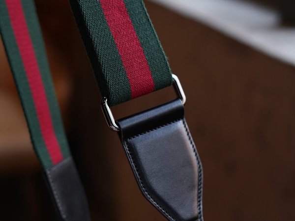 구찌 뱀부 1947 미니 탑 핸들백 [매장가 550만원대]