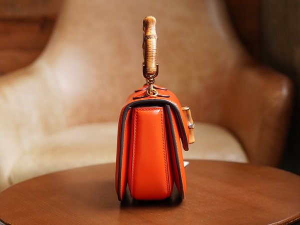 구찌 뱀부 1947 미니 탑 핸들백 [매장가 550만원대]