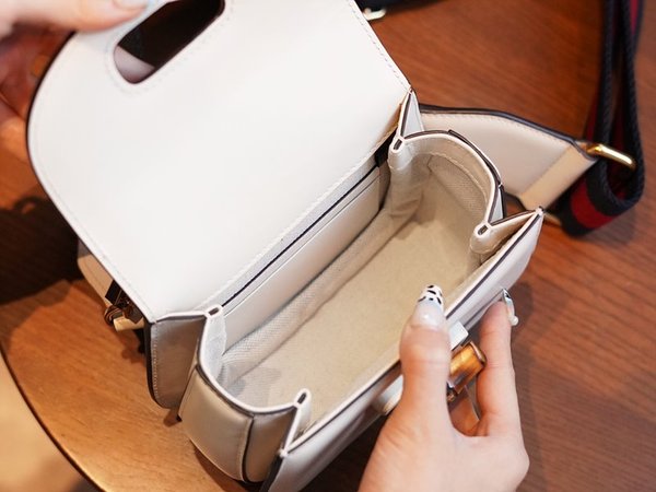 구찌 뱀부 1947 미니 탑 핸들백 [매장가 550만원대]