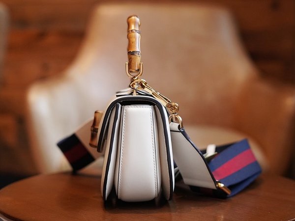 구찌 뱀부 1947 미니 탑 핸들백 [매장가 550만원대]