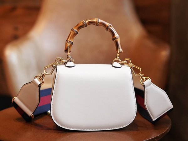 구찌 뱀부 1947 미니 탑 핸들백 [매장가 550만원대]