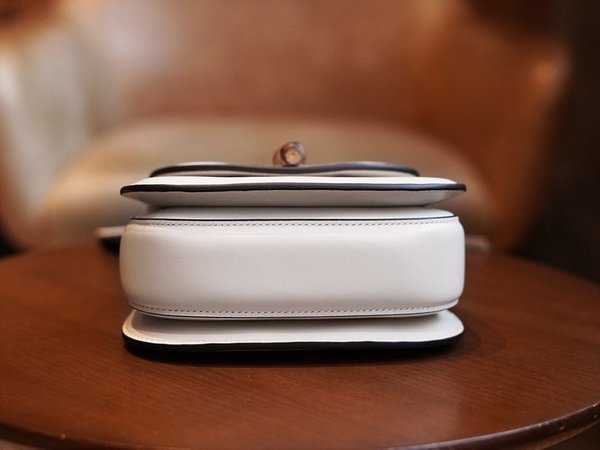 구찌 뱀부 1947 미니 탑 핸들백 [매장가 550만원대]