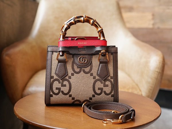 구찌 다이애나 점보 GG 스몰 토트백 [매장가 460만원대]