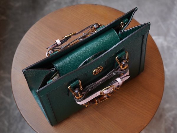 구찌 다이애나 스몰 토트백 [매장가 610만원대]