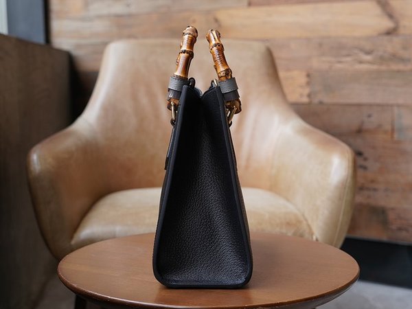 구찌 다이애나 스몰 토트백 [매장가 610만원대]