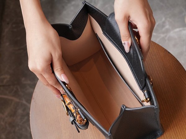 구찌 다이애나 스몰 토트백 [매장가 610만원대]