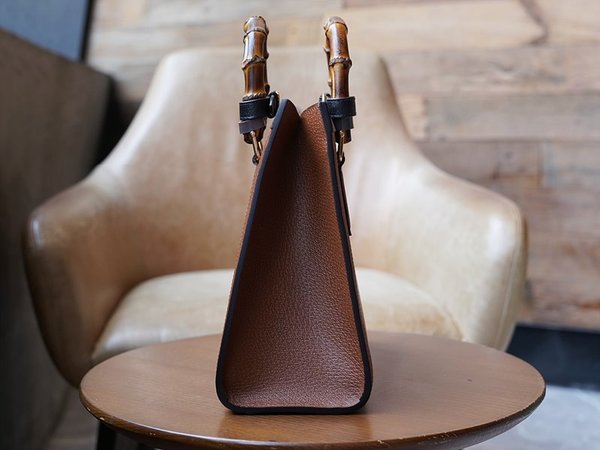 구찌 다이애나 스몰 토트백 [매장가 610만원대]