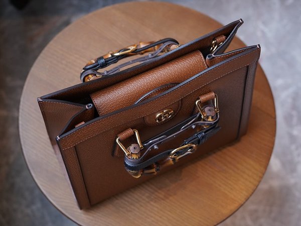 구찌 다이애나 스몰 토트백 [매장가 610만원대]