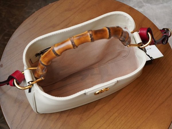 구찌 다이애나 스몰 숄더백 [매장가 320만원대]