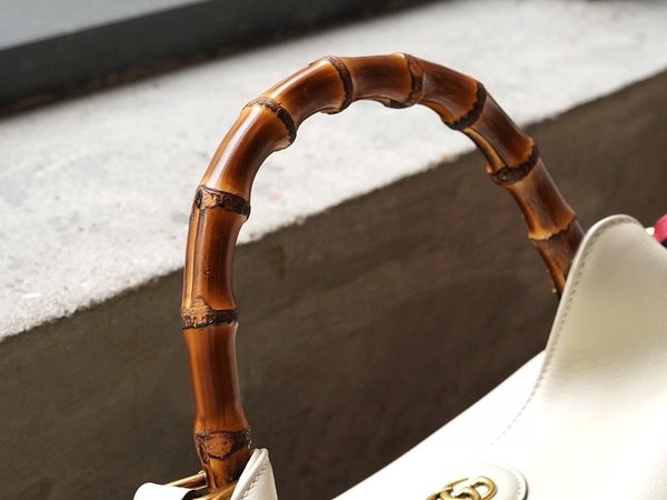 구찌 다이애나 스몰 숄더백 [매장가 320만원대]