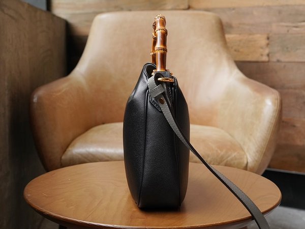 구찌 다이애나 스몰 숄더백 [매장가 320만원대]