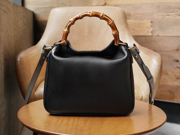 구찌 다이애나 스몰 숄더백 [매장가 320만원대]