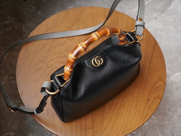 구찌 다이애나 스몰 숄더백 [매장가 320만원대]