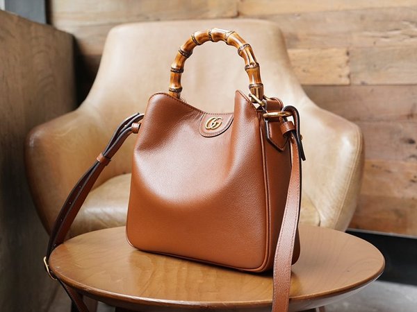 구찌 다이애나 스몰 숄더백 [매장가 320만원대]