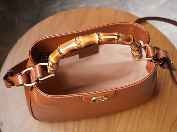 구찌 다이애나 스몰 숄더백 [매장가 320만원대]