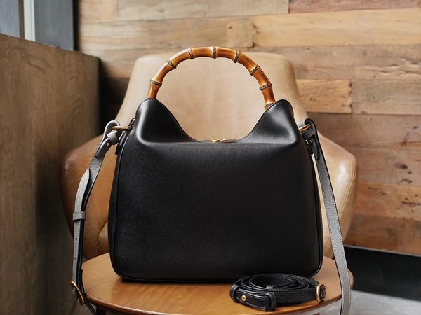 구찌 다이애나 미디엄 숄더백 [매장가 390만원대]