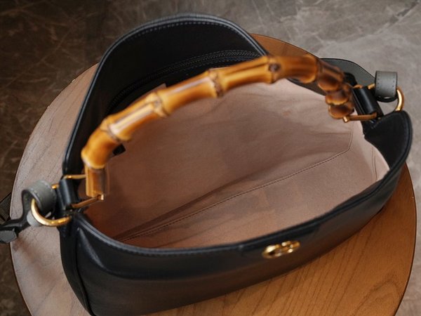 구찌 다이애나 미디엄 숄더백 [매장가 390만원대]