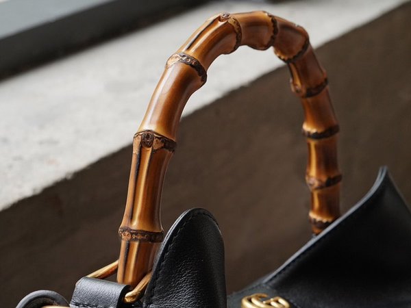 구찌 다이애나 미디엄 숄더백 [매장가 390만원대]