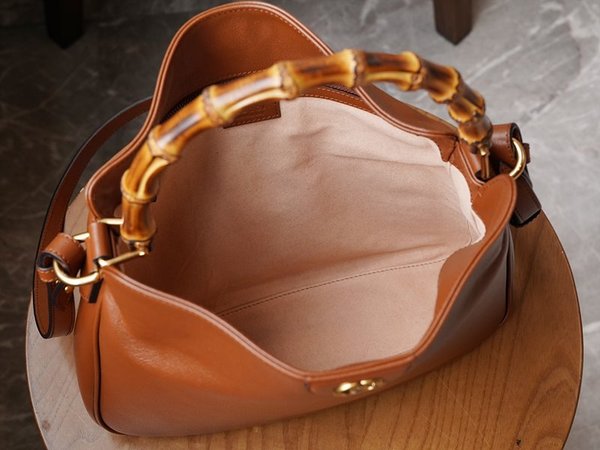 구찌 다이애나 미디엄 숄더백 [매장가 390만원대]