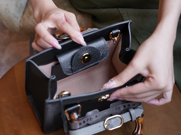 구찌 다이애나 미니 토트백 [매장가 450만원대]