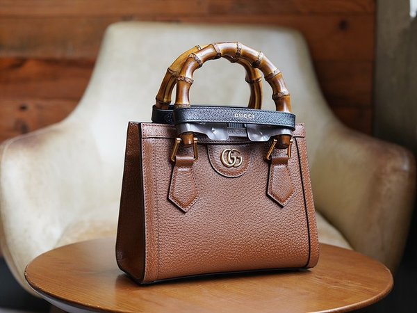 구찌 다이애나 미니 토트백 [매장가 450만원대]